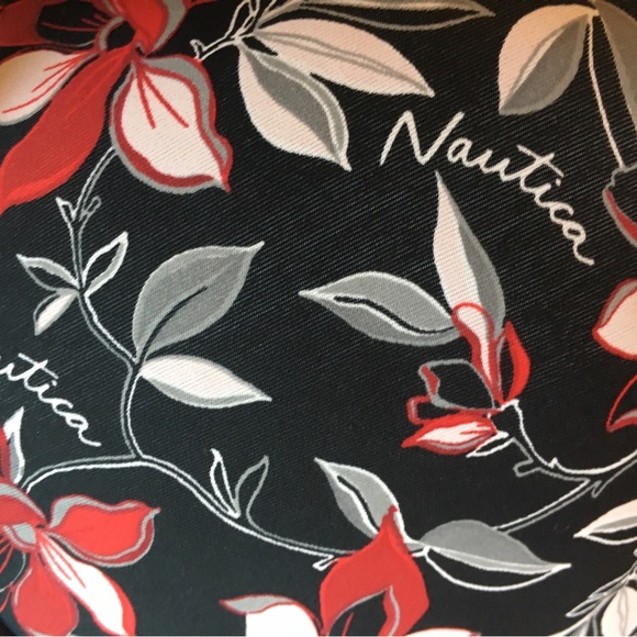 Nautica Intimates NWT Black & Red Allover Floral ‘Smooth Finish’ Underwire Bra - Picture 2 of 7